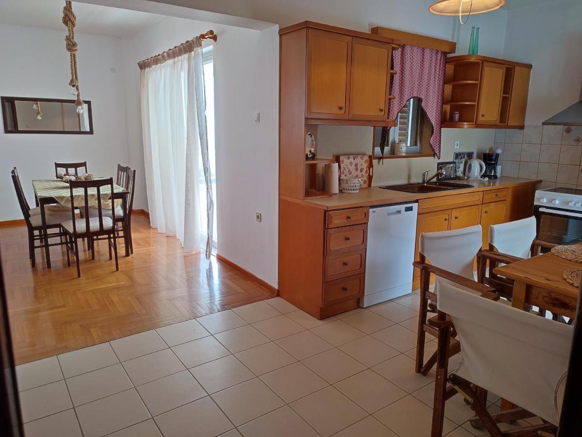 Thea Court Clio & Erato Apartments ปาเลออน ซิฟลิคิออน ภายนอก รูปภาพ
